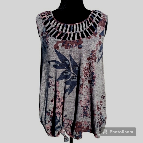 Maurices Tops - Maurices Floral Top Sleeveless Cage Neckline